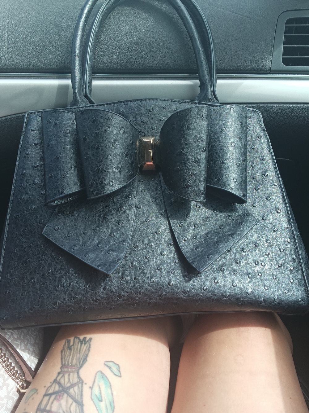 Black Faux Ostrich/leather Bow Tote